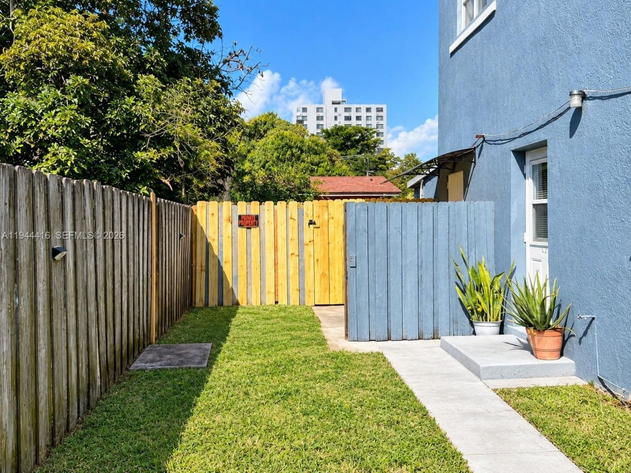 1821 NW 33rd St, Miami, FL 33142 Photo