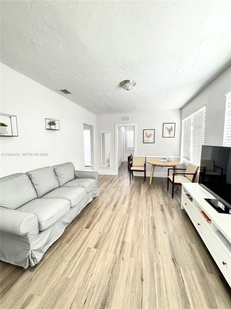 1821 NW 33rd St, Miami, FL 33142 Photo