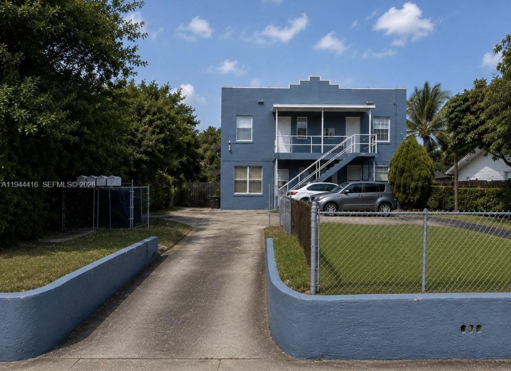 1821 NW 33rd St, Miami, FL 33142 Photo