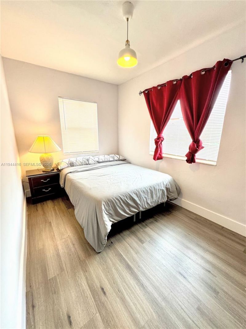 1821 NW 33rd St, Miami, FL 33142 Photo