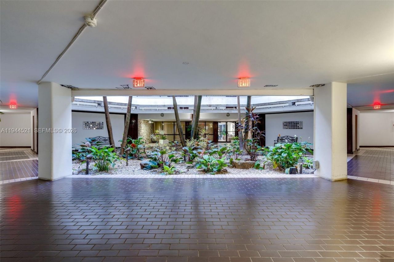 13953 Kendale Lakes Cir, Unit 608B, Miami, FL 33183 Photo