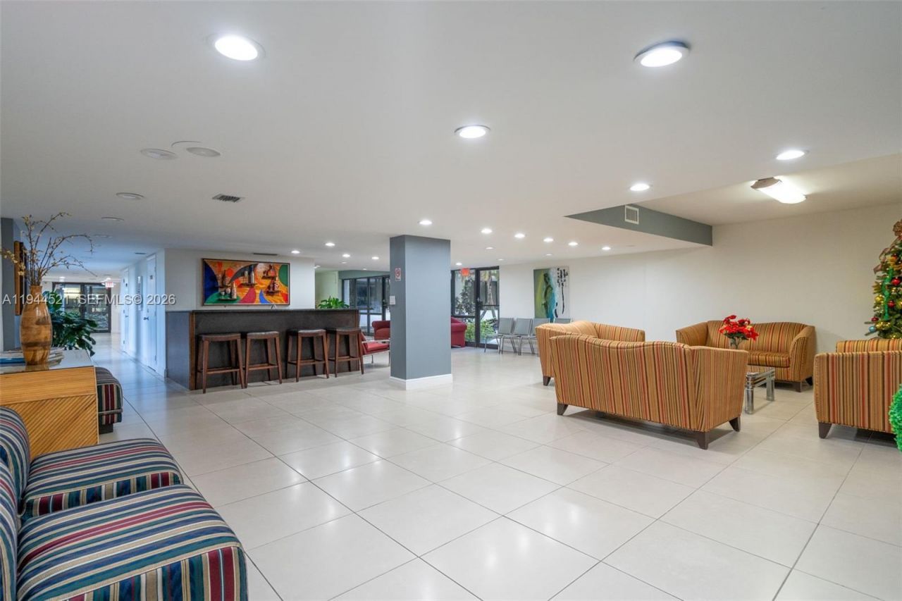 13953 Kendale Lakes Cir, Unit 608B, Miami, FL 33183 Photo