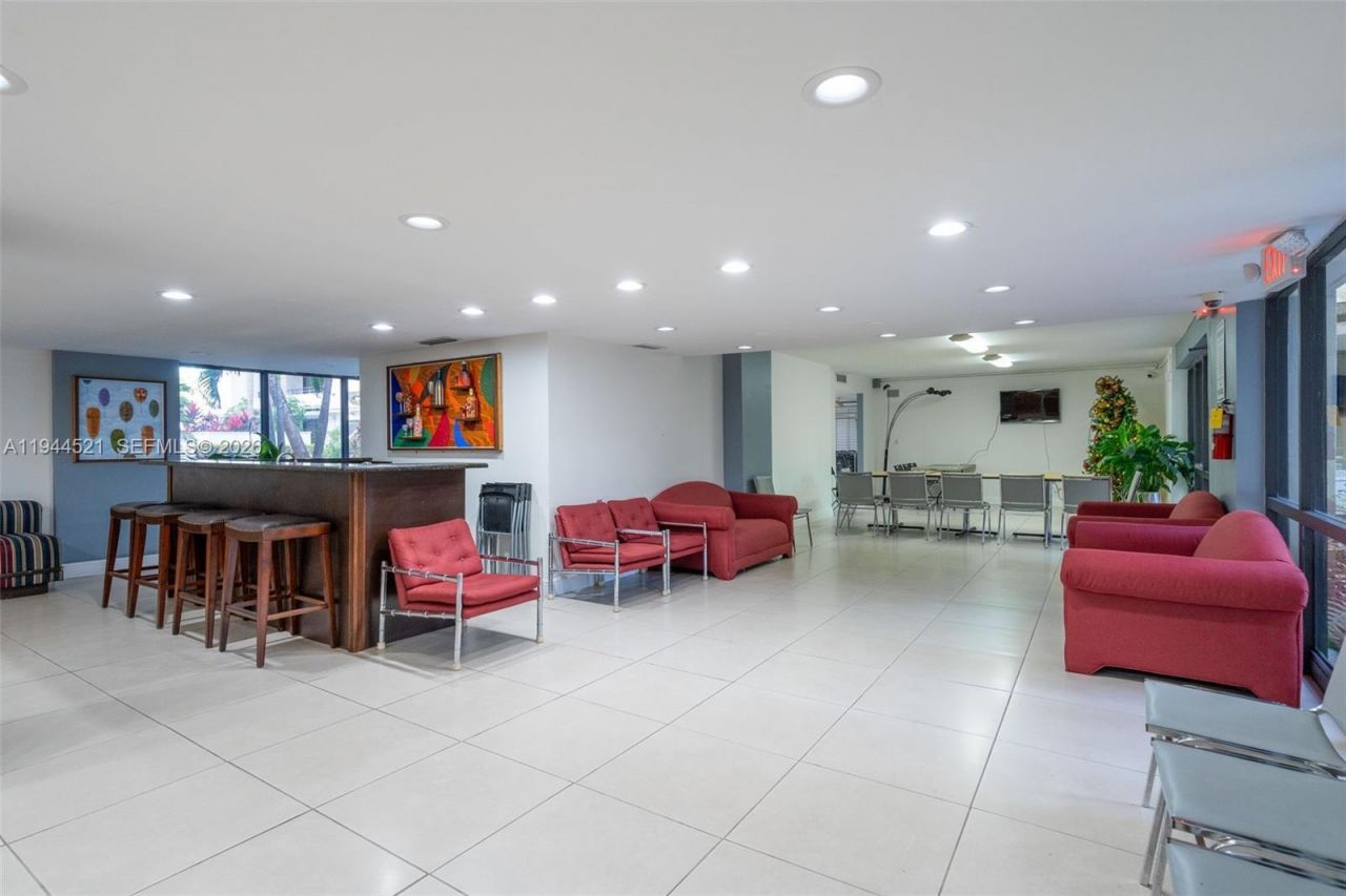 13953 Kendale Lakes Cir, Unit 608B, Miami, FL 33183 Photo