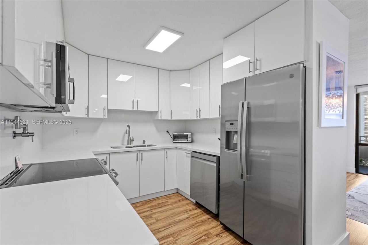 13953 Kendale Lakes Cir, Unit 608B, Miami, FL 33183 Photo