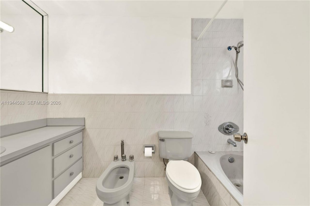 14643 SW 51st St, Unit REAR, Miami, FL 33175 Photo