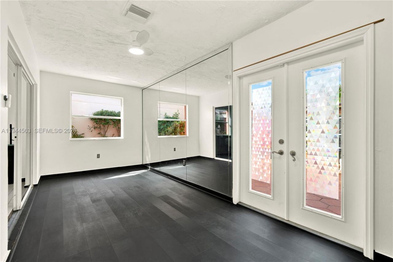 14643 SW 51st St, Unit REAR, Miami, FL 33175 Photo