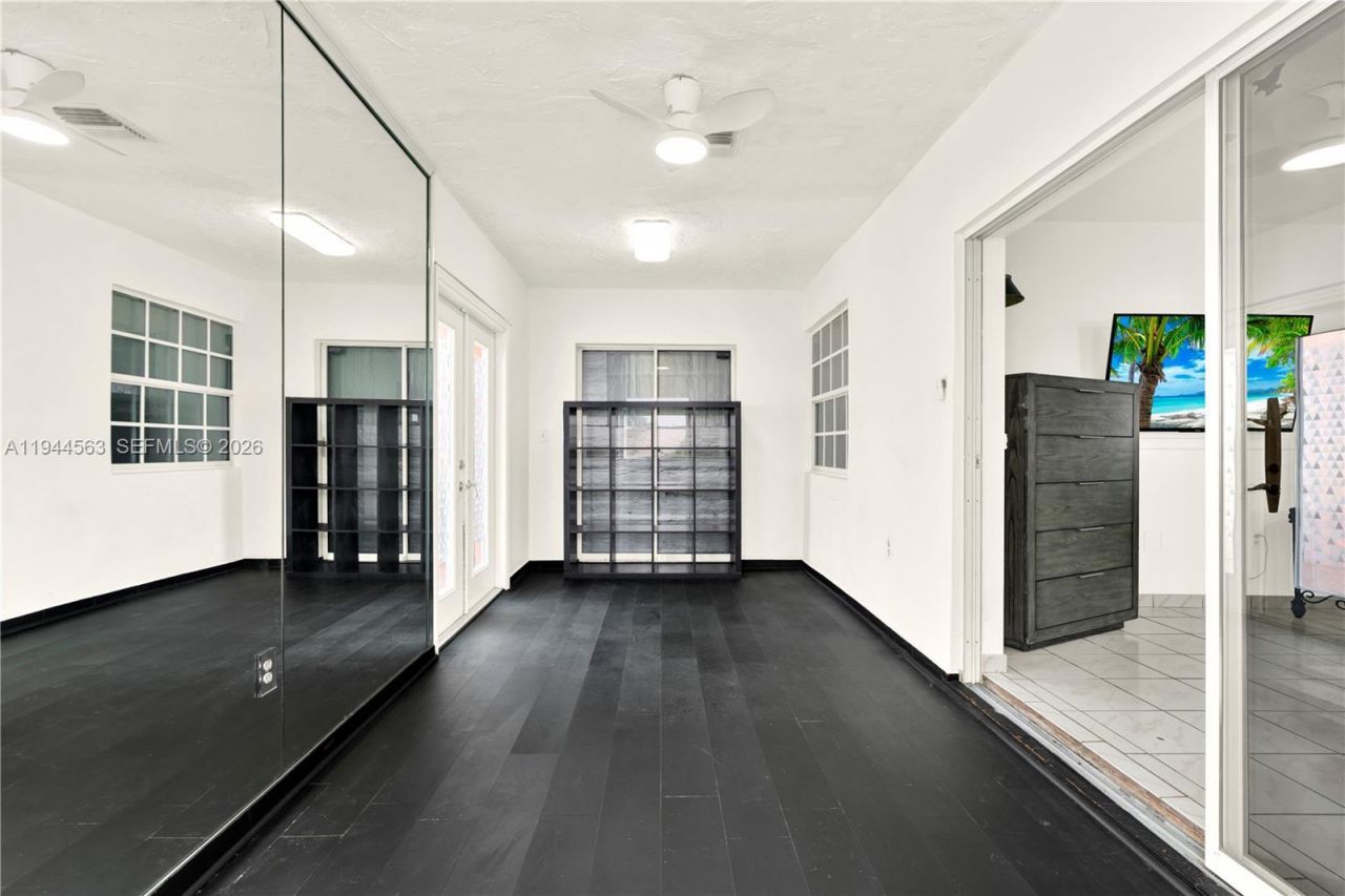 14643 SW 51st St, Unit REAR, Miami, FL 33175 Photo