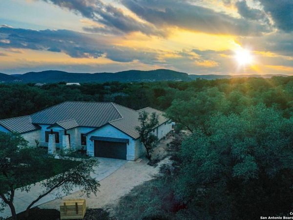 34 Lazy Day, ConCan, TX 78838