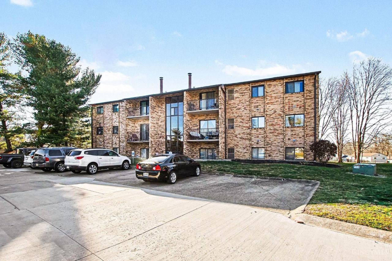 541 Davis Road, Unit 8, Pierce Twp, OH 45255 Main Photo