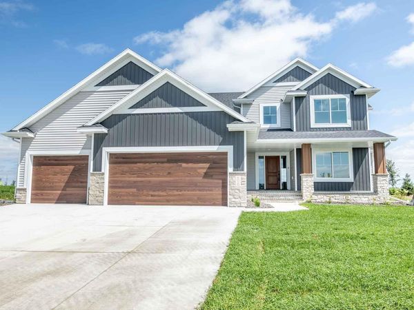 8030 59 Street S, Horace, ND 58047