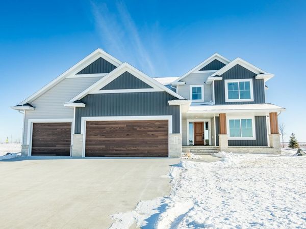 8030 59 Street S, Horace, ND 58047