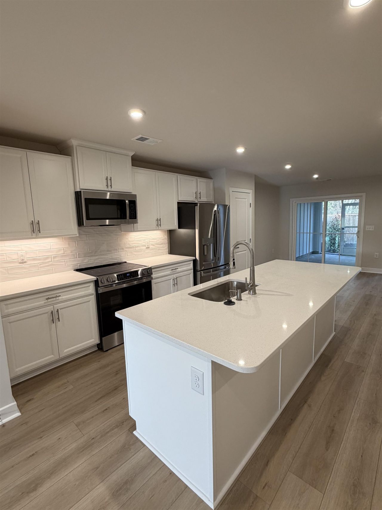 1307 Pleasant View Dr Photo 3