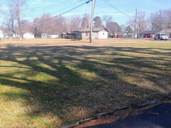 286 Hillcrest Circle Dr , Jackson, TN 38301