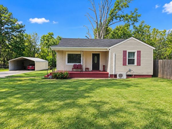 286 Hillcrest Circle Dr, Jackson, TN 38301