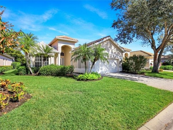 24709 Hollybrier LN, BONITA SPRINGS, FL 34134