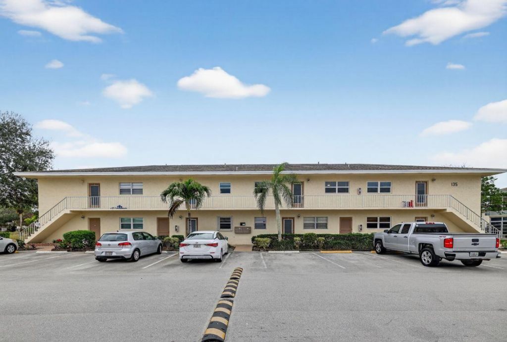 2950 SE Ocean, Unit 135-7, Stuart, FL 34996 Photo