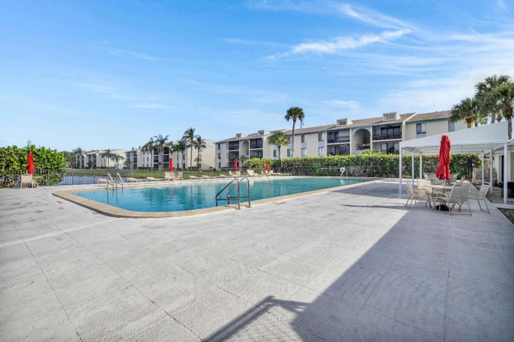 1012 Green Pine Boulevard, Unit H2, West Palm Beach, FL 33409 Photo