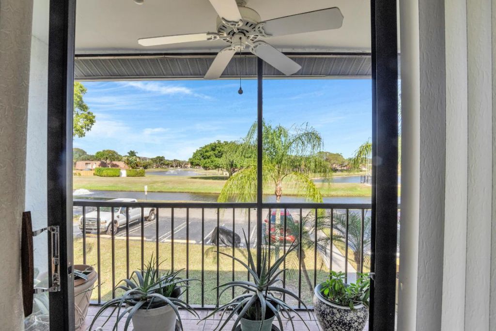 1012 Green Pine Boulevard, Unit H2, West Palm Beach, FL 33409 Photo