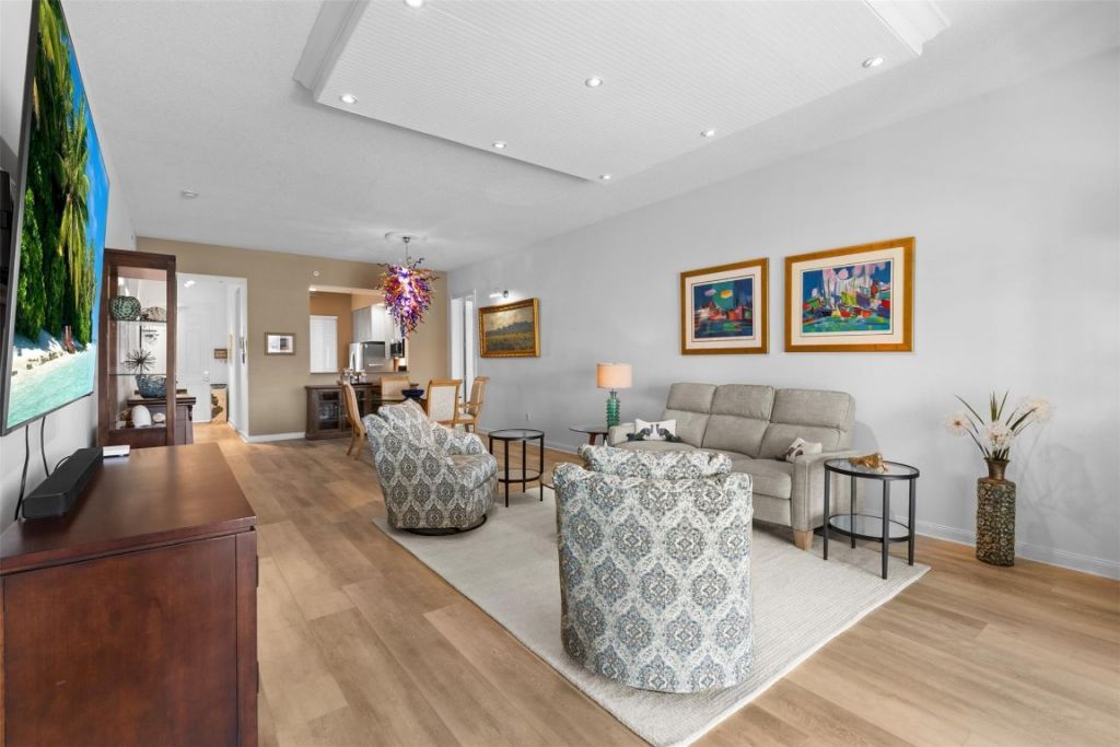 9 Harbour Isle Dr, Unit 102, Hutchinson Island, FL 34949 Photo