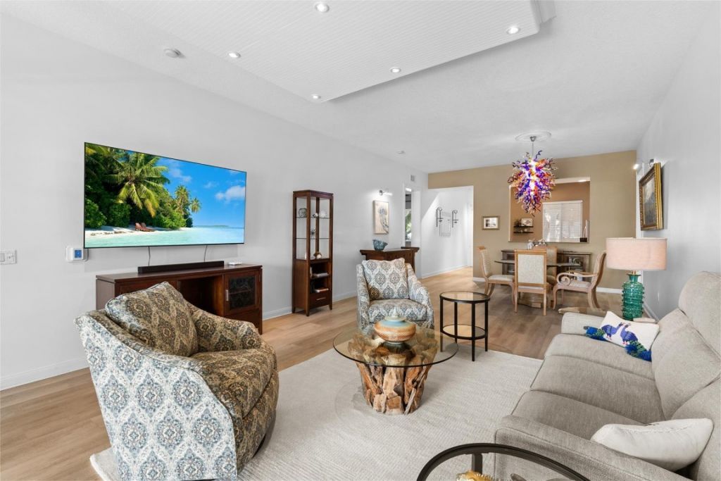 9 Harbour Isle Dr, Unit 102, Hutchinson Island, FL 34949 Photo