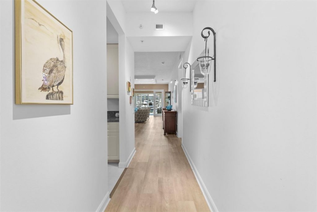 9 Harbour Isle Dr, Unit 102, Hutchinson Island, FL 34949 Photo