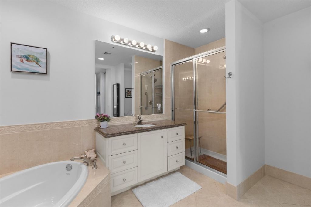 9 Harbour Isle Dr, Unit 102, Hutchinson Island, FL 34949 Photo