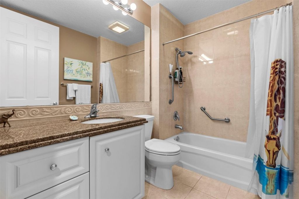 9 Harbour Isle Dr, Unit 102, Hutchinson Island, FL 34949 Photo