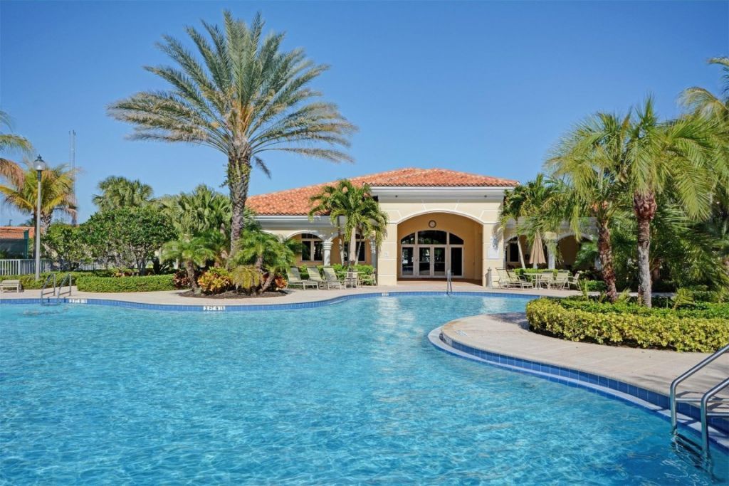 9 Harbour Isle Dr, Unit 102, Hutchinson Island, FL 34949 Photo