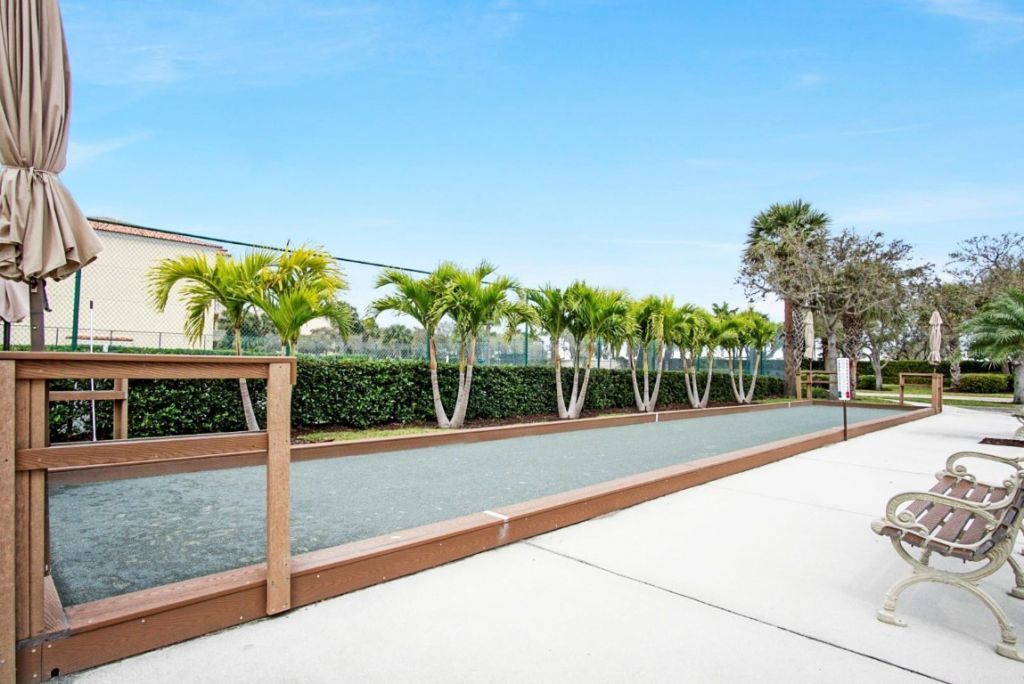 9 Harbour Isle Dr, Unit 102, Hutchinson Island, FL 34949 Photo