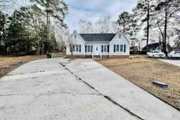 25 Dyers Hall Court photo 4