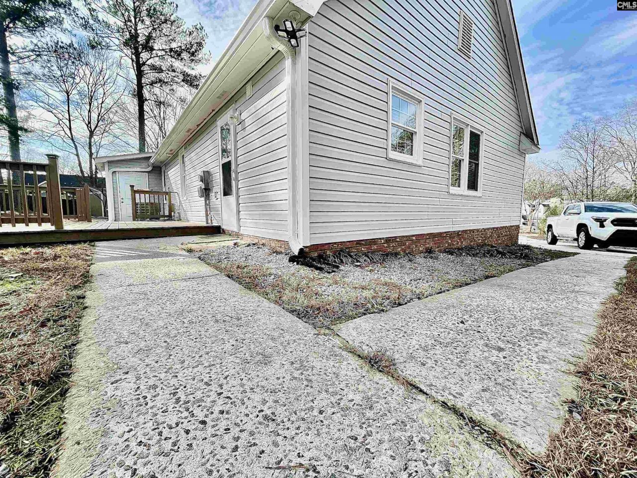 25 Dyers Hall Court Photo 32