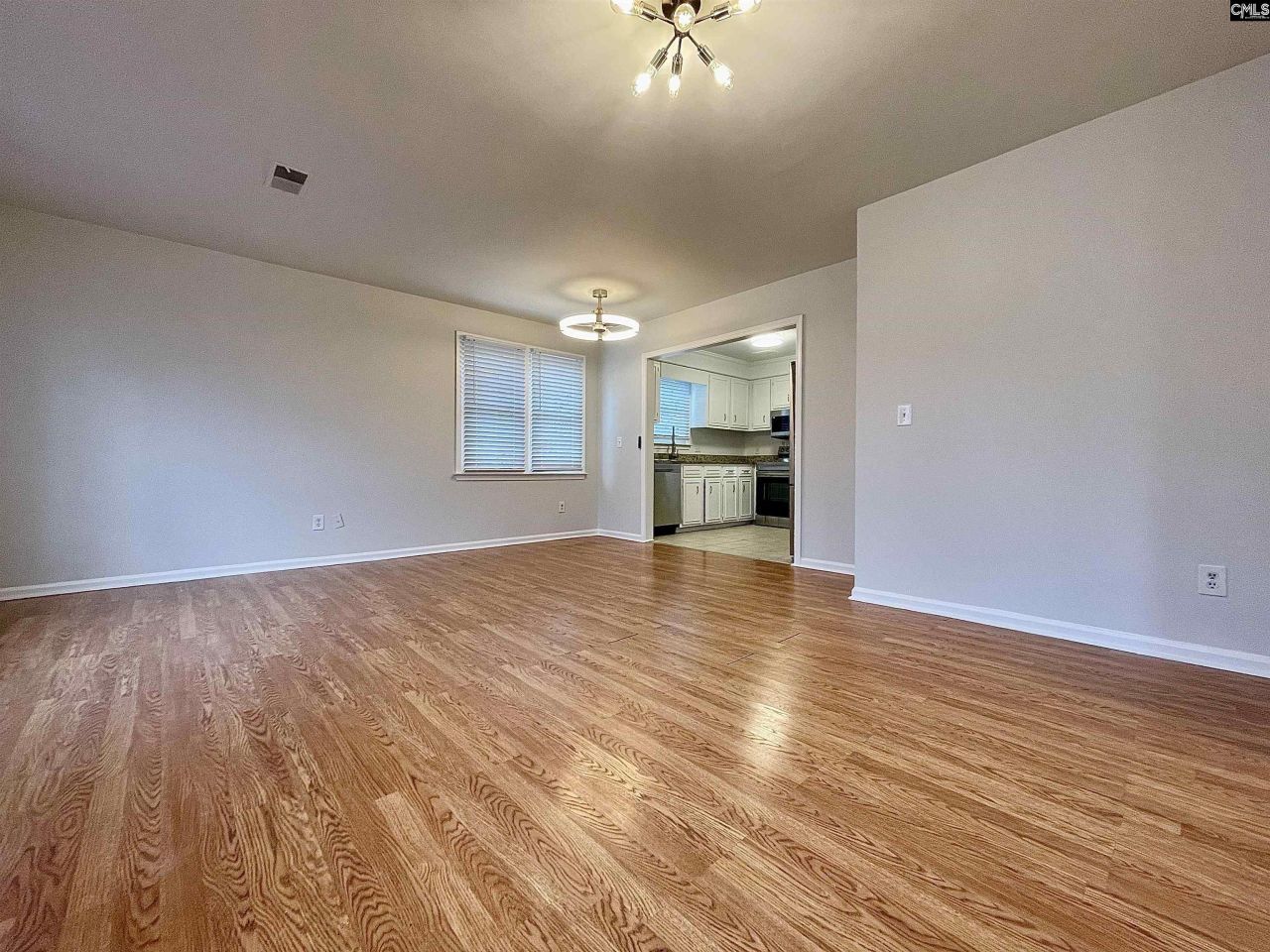 25 Dyers Hall Court Photo 37