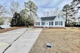 25 Dyers Hall Court photo 4