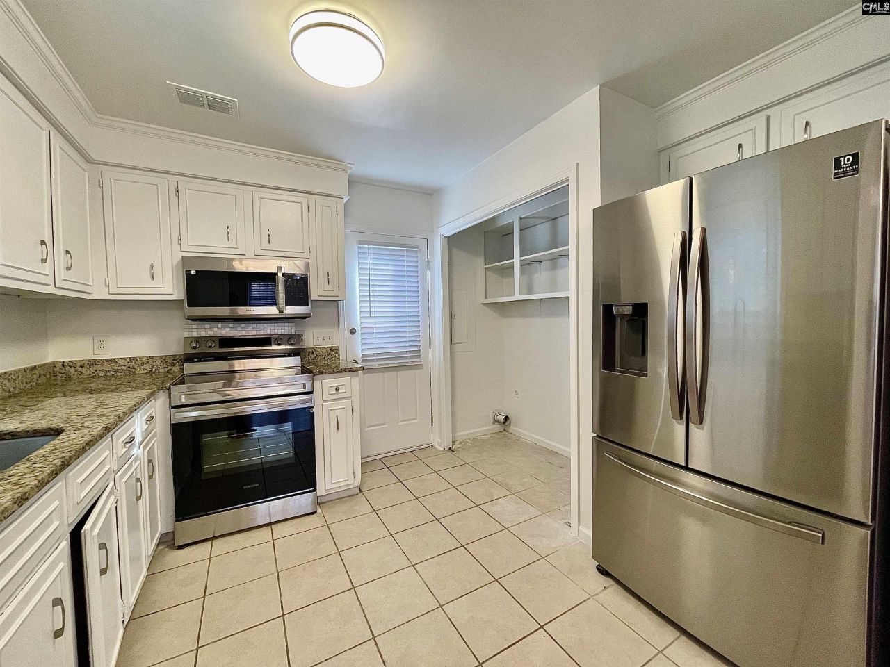 25 Dyers Hall Court Photo 43