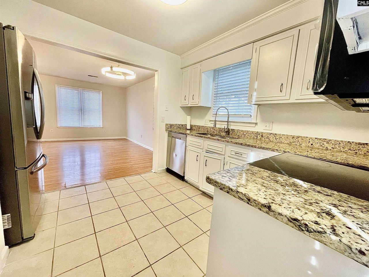 25 Dyers Hall Court Photo 46