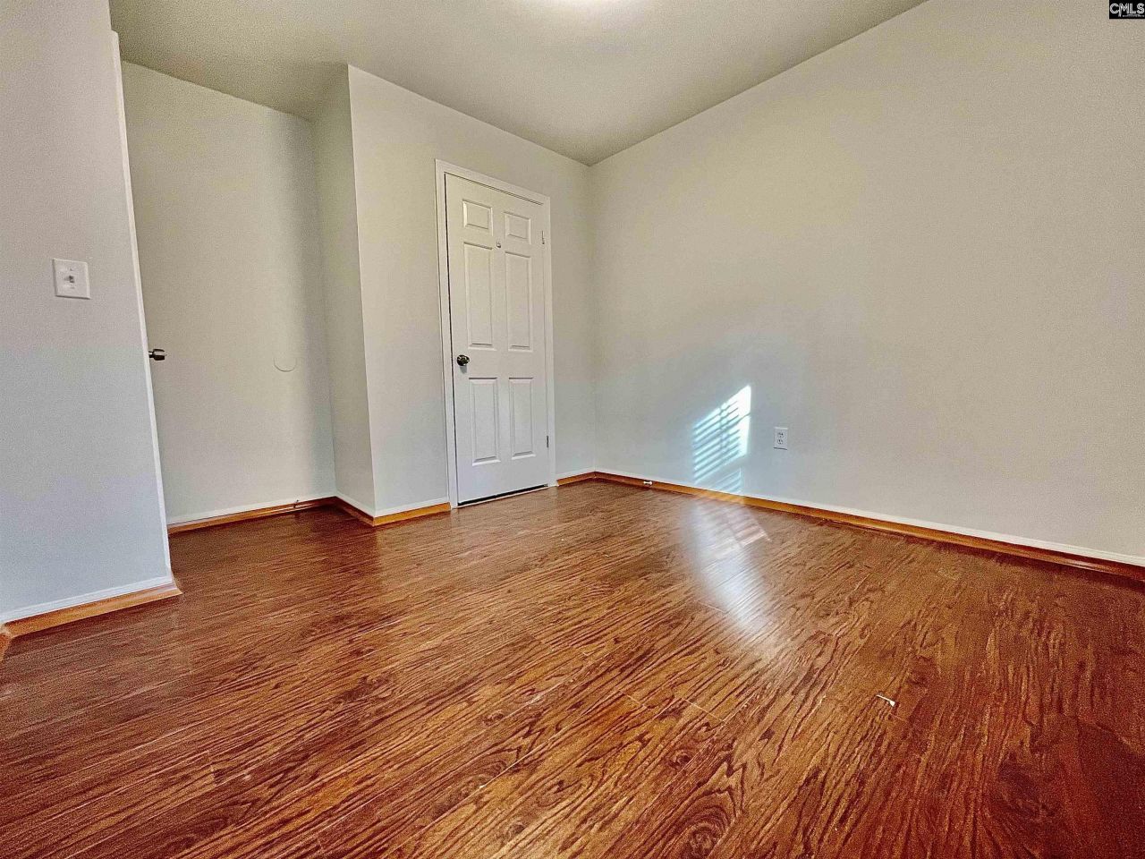 25 Dyers Hall Court Photo 49