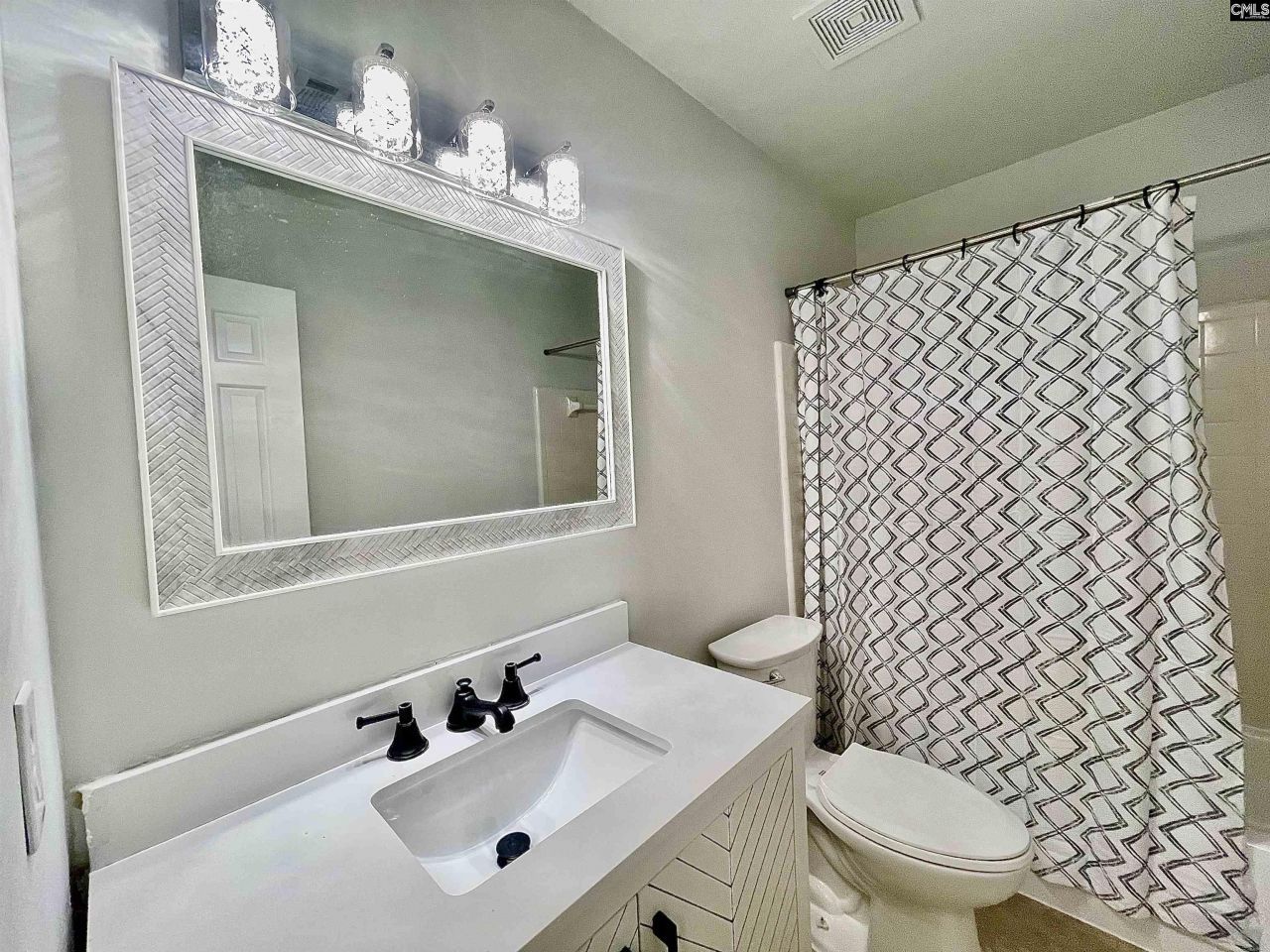 25 Dyers Hall Court Photo 51