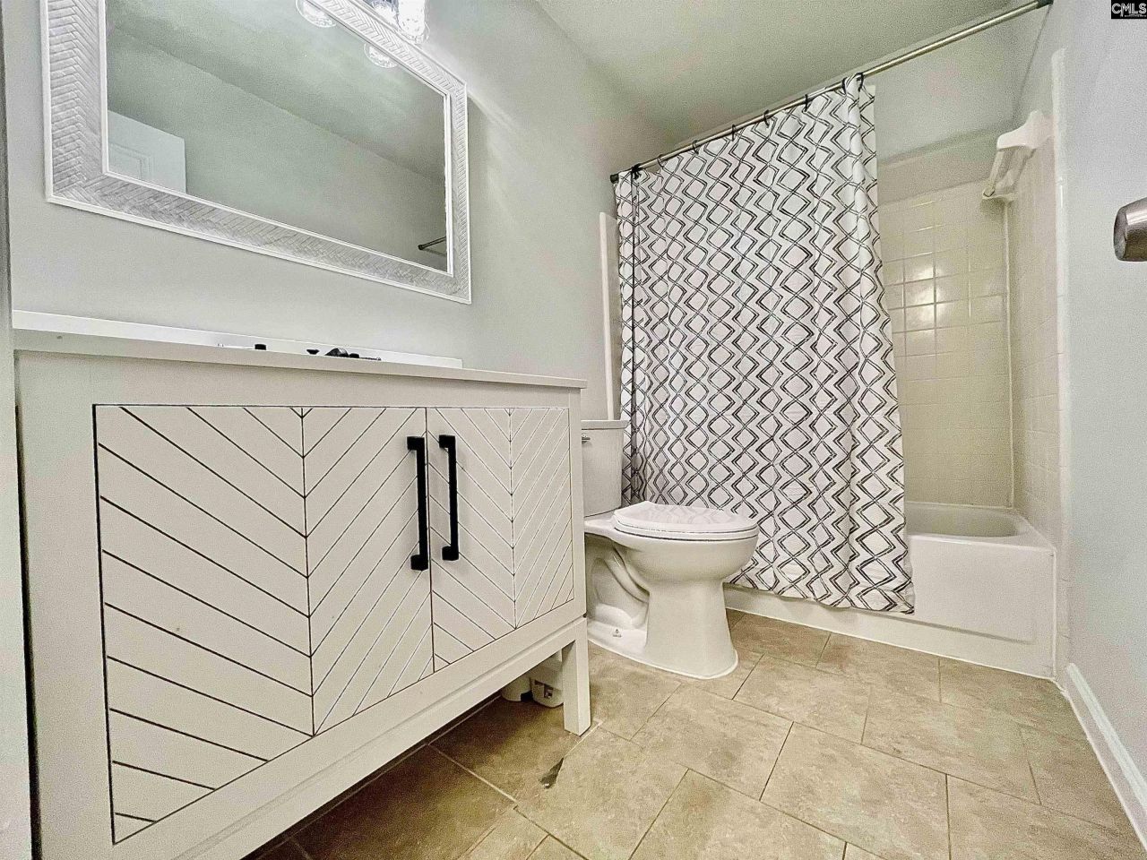 25 Dyers Hall Court Photo 52