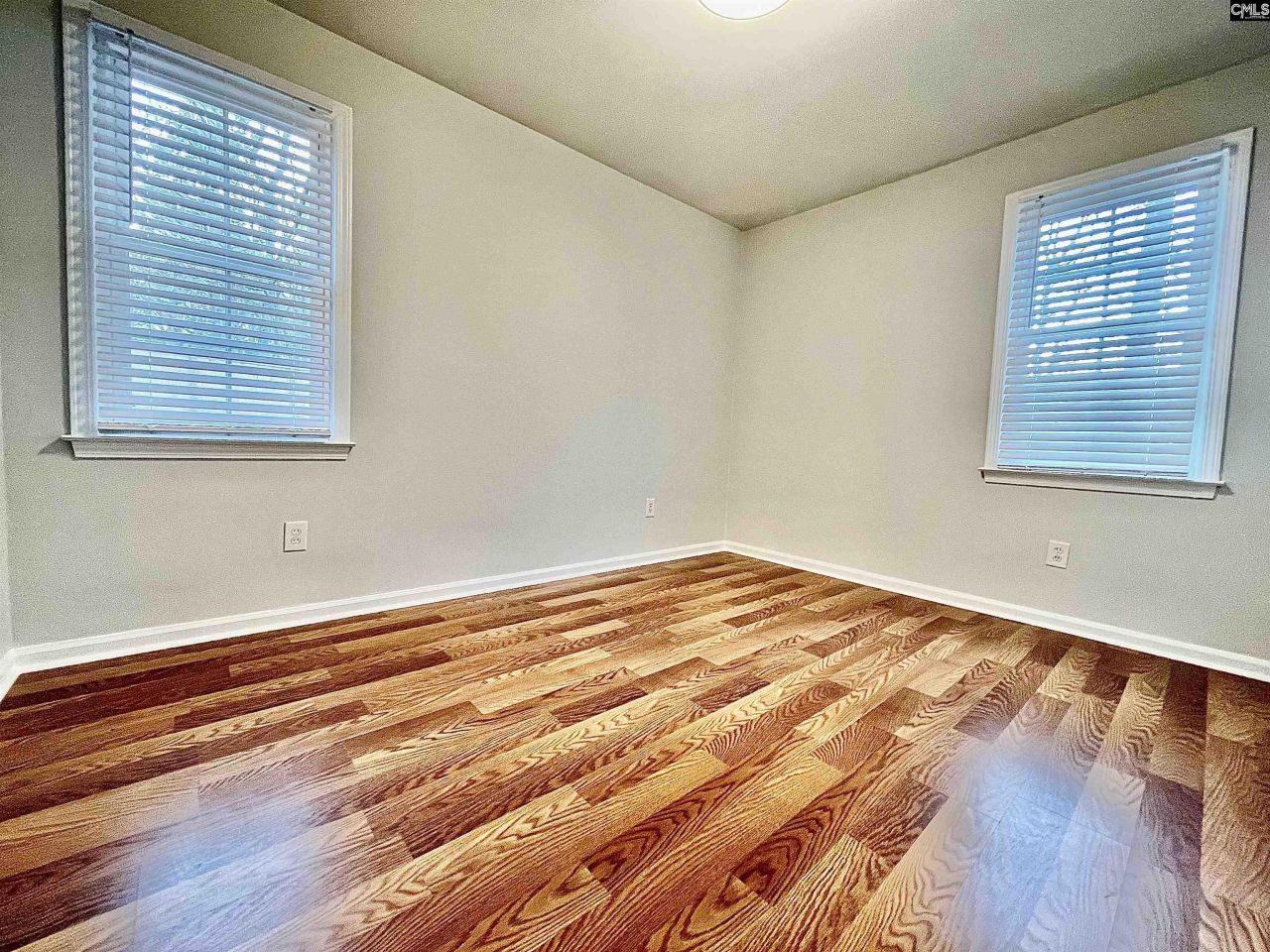 25 Dyers Hall Court Photo 55