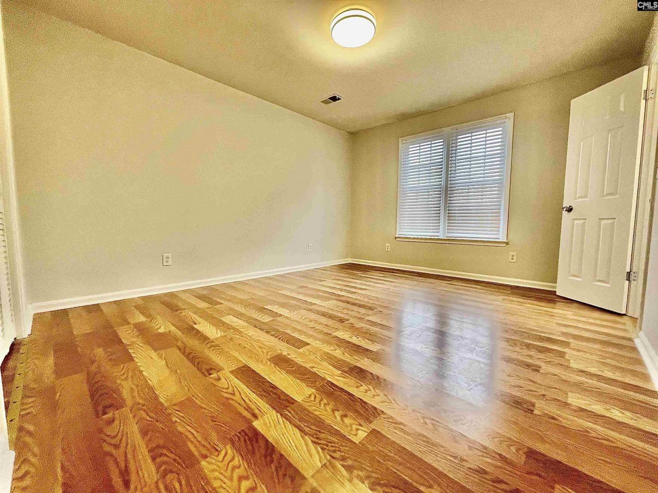 25 Dyers Hall Court Photo 57