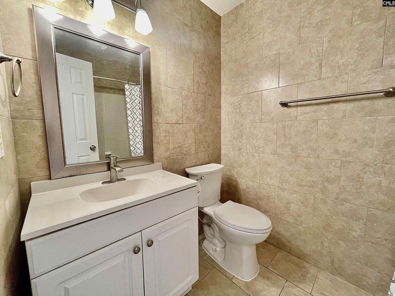 25 Dyers Hall Court Photo 61