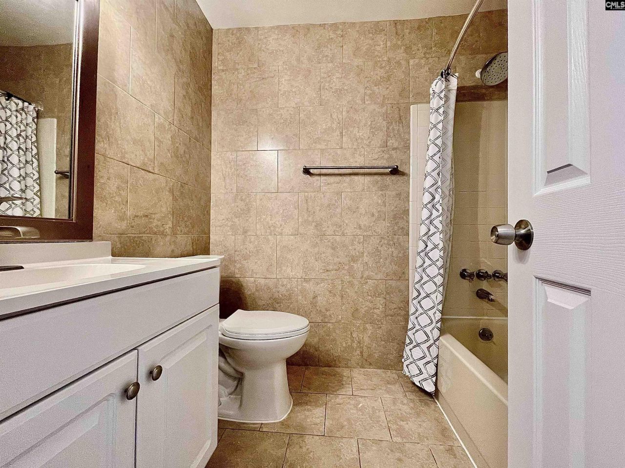 25 Dyers Hall Court Photo 64