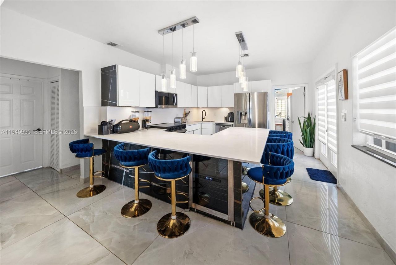 8918 Harding Ave , Surfside, FL 33154 Photo