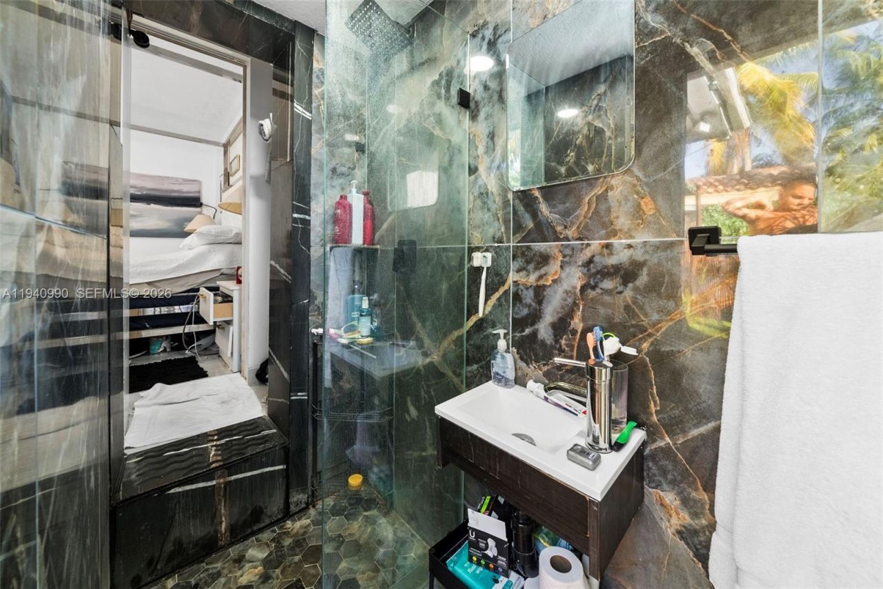 8918 Harding Ave, Surfside, FL 33154 Photo