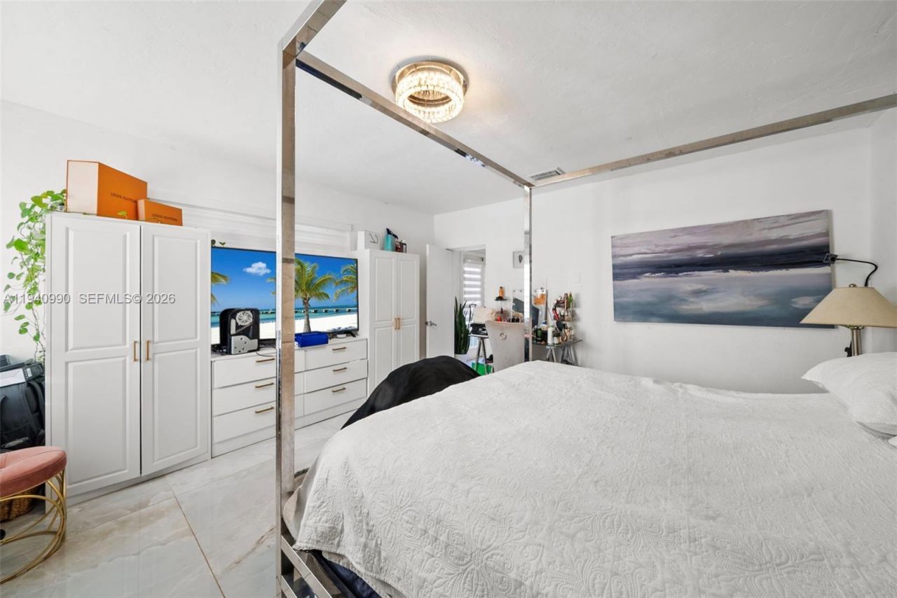 8918 Harding Ave , Surfside, FL 33154 Photo