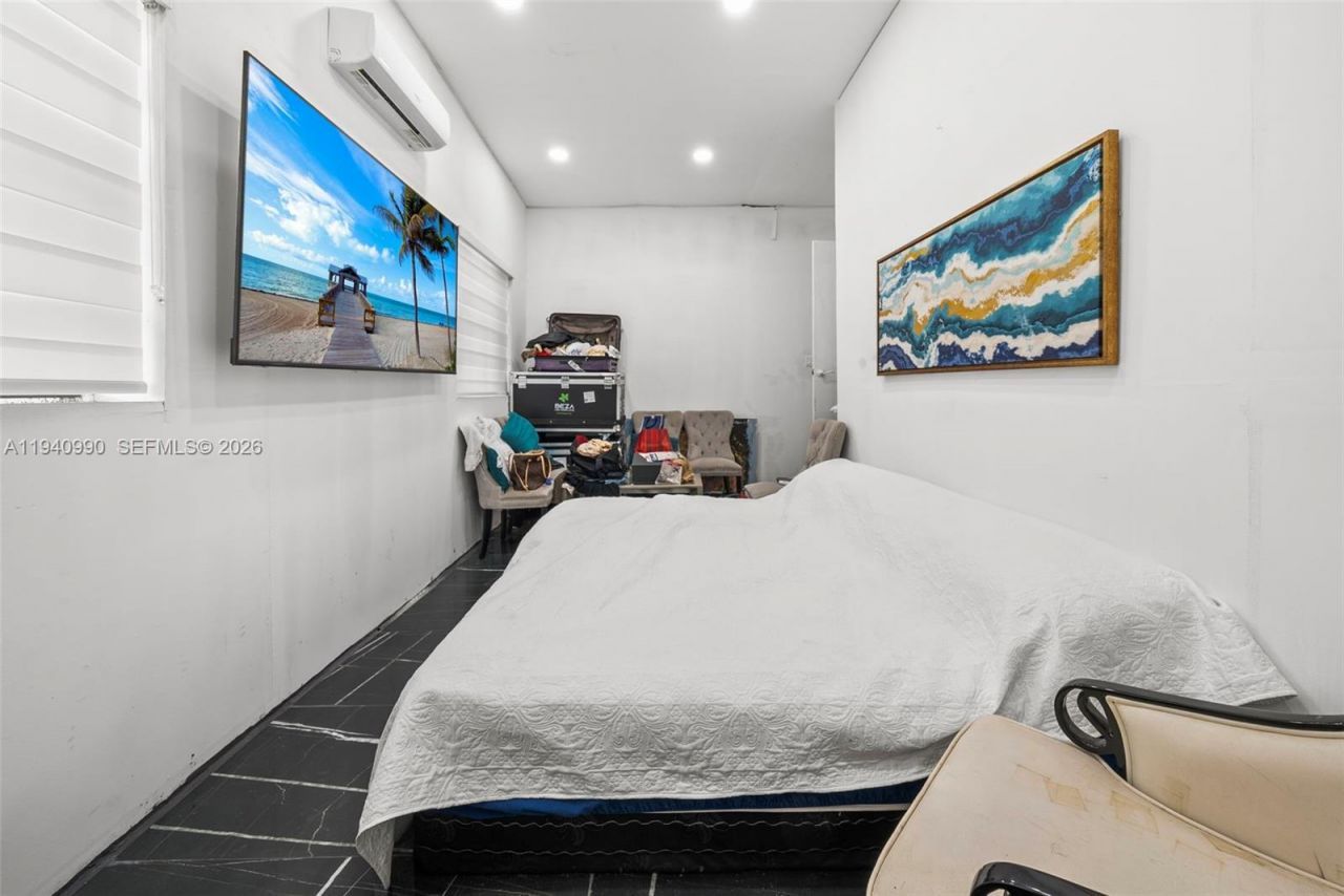 8918 Harding Ave , Surfside, FL 33154 Photo