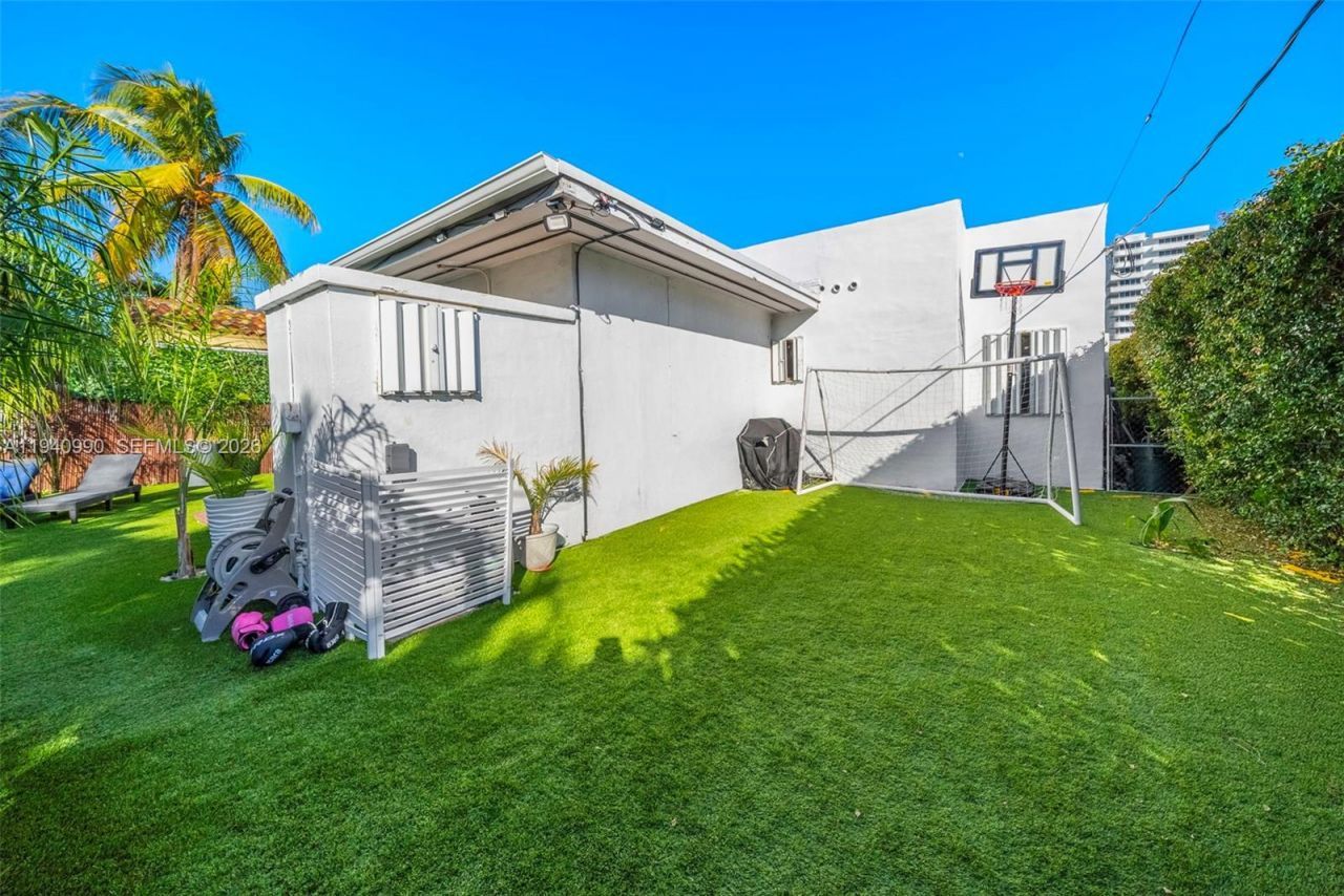 8918 Harding Ave , Surfside, FL 33154 Photo