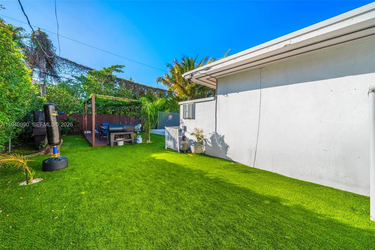 8918 Harding Ave , Surfside, FL 33154 Photo