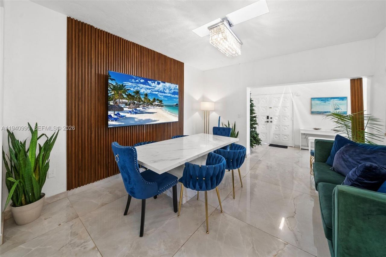 8918 Harding Ave, Surfside, FL 33154 Photo