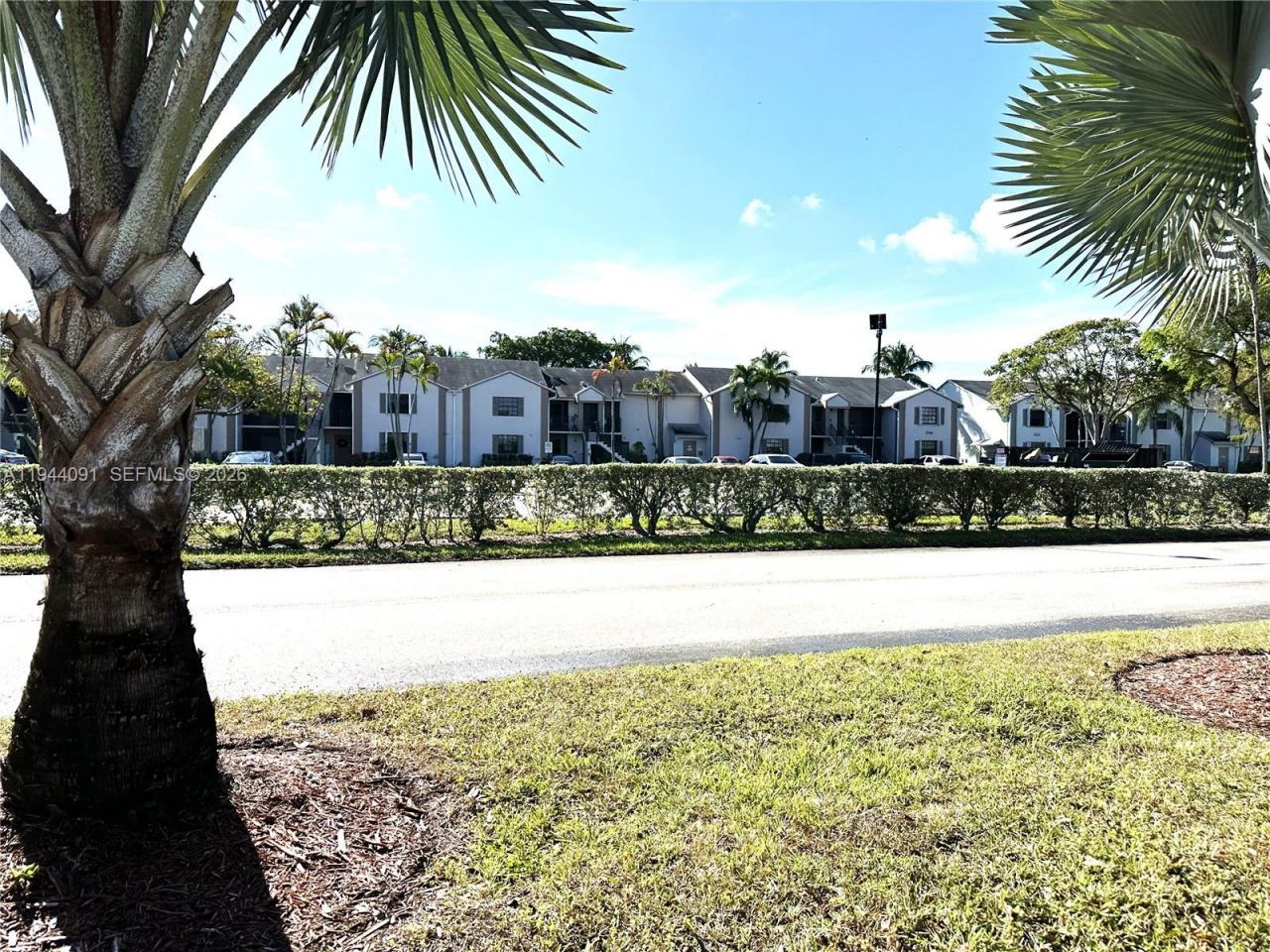 1044 S Independence Dr, Unit 1044C, Homestead, FL 33034 Photo